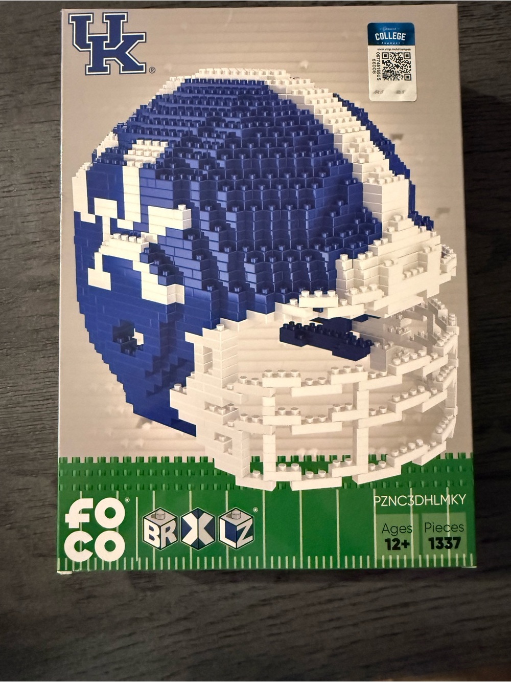 FOCO UK Blue & White BRXLZ Football Helmet Building Set